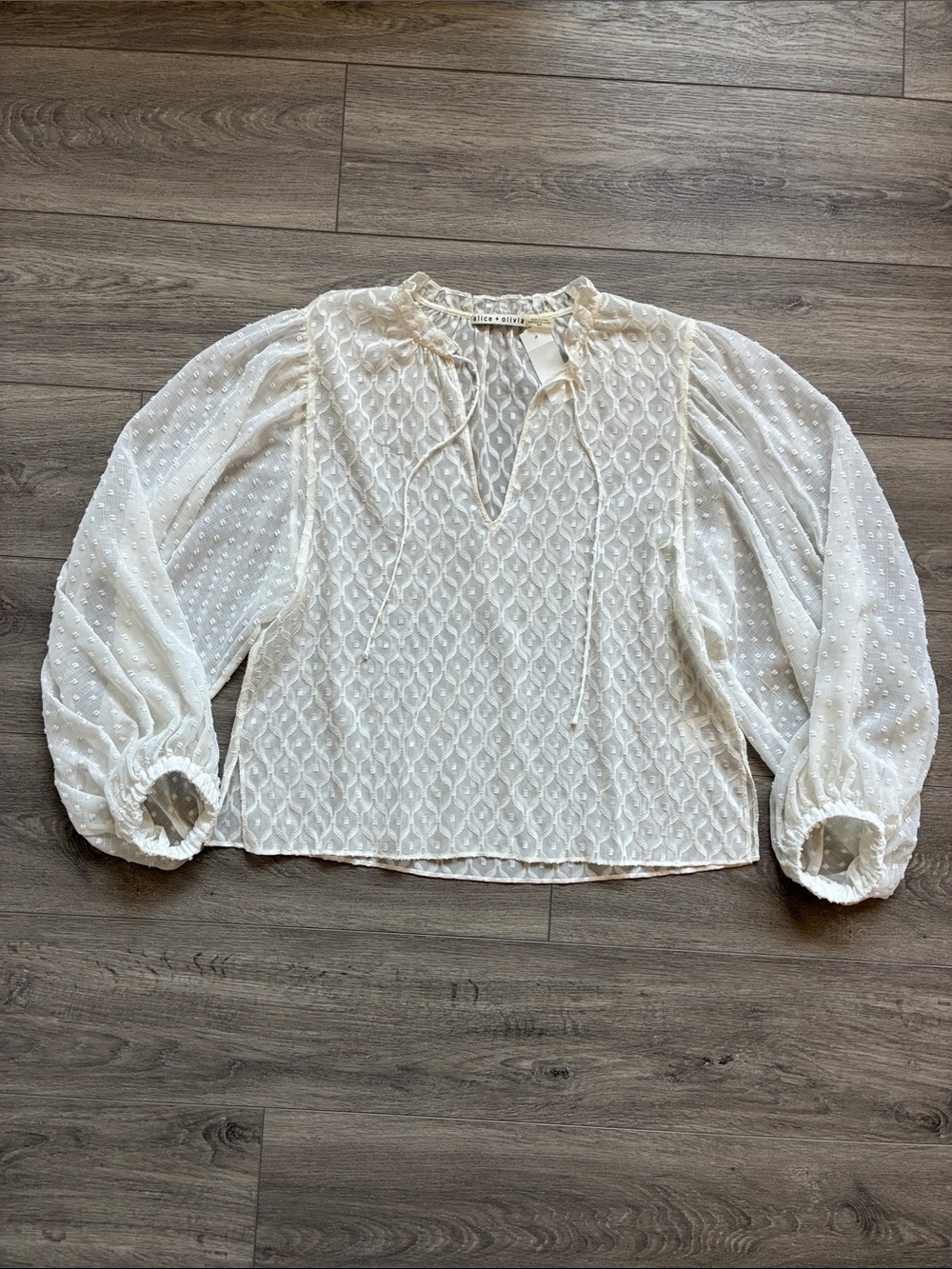 Alice + Olivia Ivory Sheer Blouse size M - Picture 5 of 7